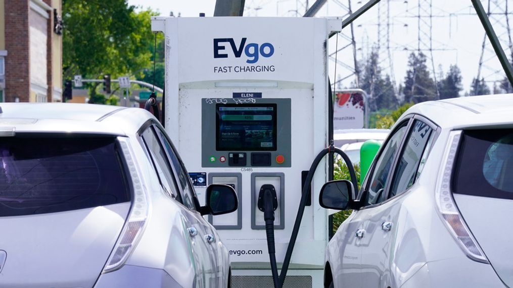 Resale Value of Electric Vehicles vs Gas Cars